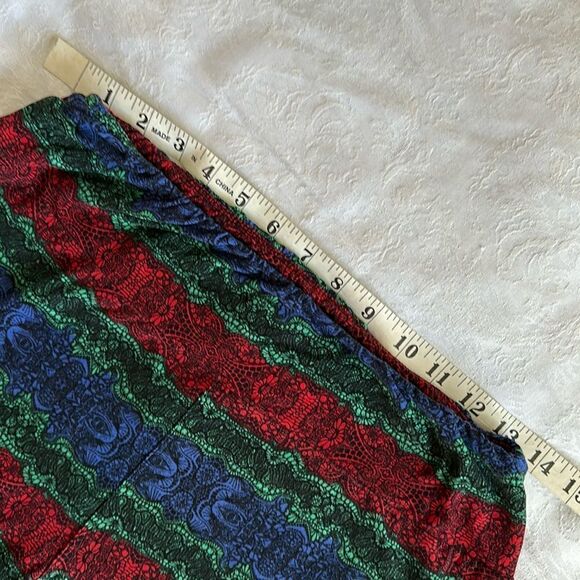 LuLaRoe TC Leggings Plus Size Christmas Red Green Blue - Picture 5 of 8